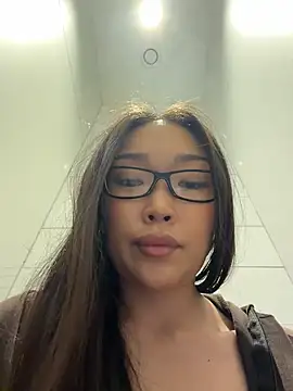 trytomakememoam's Live XXX Chat
