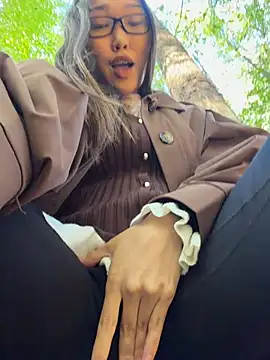 צ'אט XXX בשידור חי של trytomakememoam