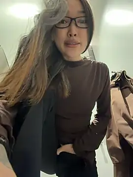 trytomakememoam Chat XXX in diretta