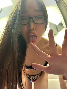 trytomakememoam's Live XXX Chat