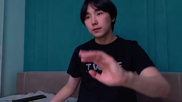 HeejinWang Show in webcam