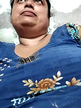 Hot_indian_Milf's Live XXX Chat