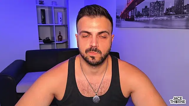 Jace_Thorne Show in webcam