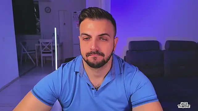 Jace_Thorne Show in webcam