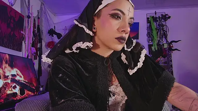 agathaaiko6 webkamerás műsora