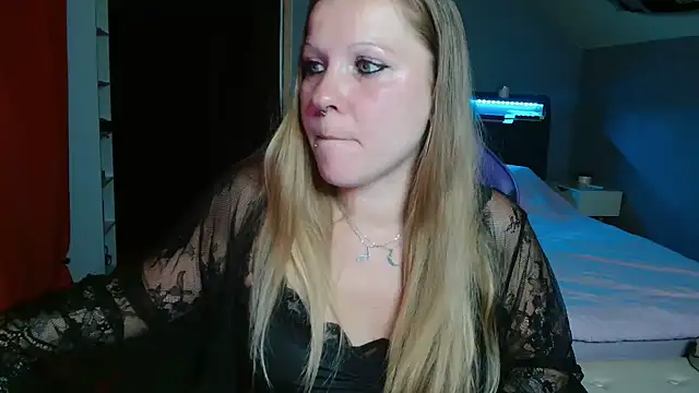 הופעת וובקאם של AnnaFalconeX