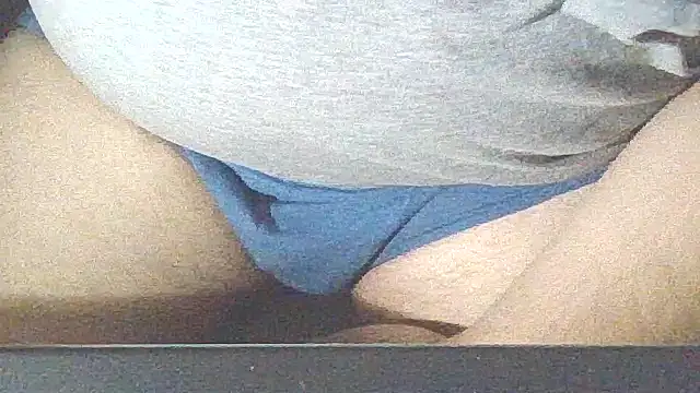 emr077 Webcam-Show