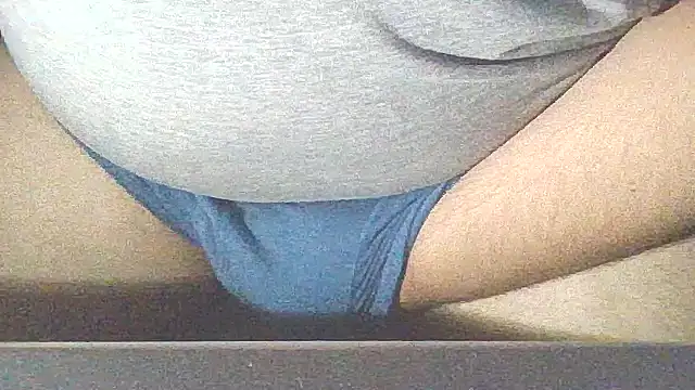 Show modela emr077 na web-kameri