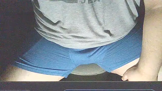 emr077 Webcam Show
