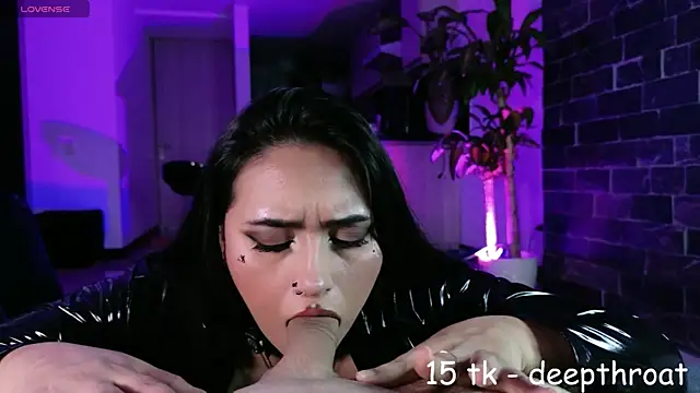 Jade_pleasure_: διαδικτυακό σόου στην κάμερα