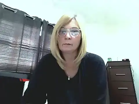 Mommynaughty69 Show Webcam