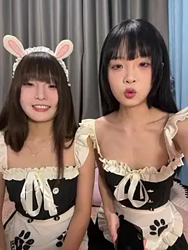 qiqi_x Шоу с уебкамера