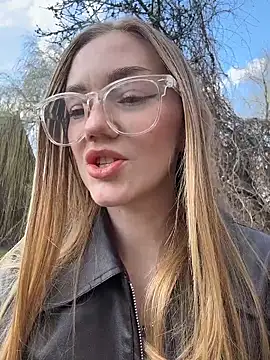 MilaMoone's Webcam Show