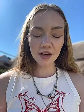 MilaMoone webcam show