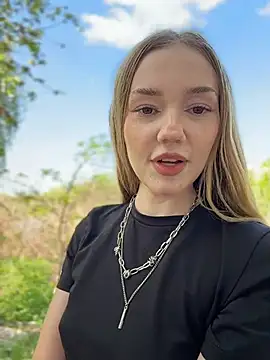 MilaMoonen Webbikameraesitys