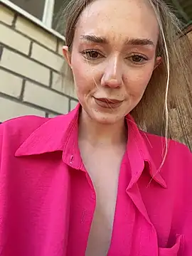 MilaMoonen Webbikameraesitys