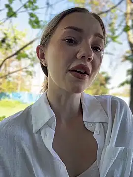 MilaMoone's Webcam Show