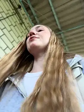 MilaMoonen Live XXX chat