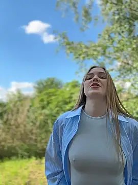 دردشة MilaMoone الجنسية المباشرة
