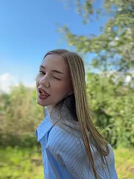 MilaMoone Obrolan Langsung XXX