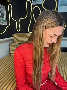 MilaMoone élő XXX-chatje