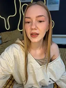 Chat +18 de MilaMoone ao vivo