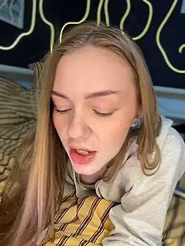 MilaMoone লাইভ XXX চ্যাট