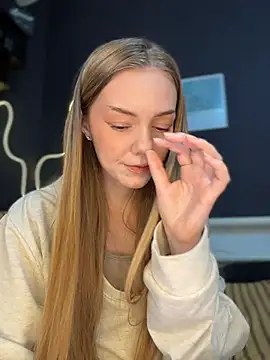 MilaMoone 라이브 XXX 채팅