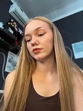 MilaMoone Chat XXX in diretta
