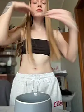 Chat XXX en directo de MilaMoone