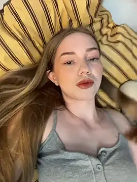 MilaMoone's Live XXX Chat