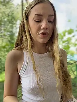XXX chat uživo modela MilaMoone