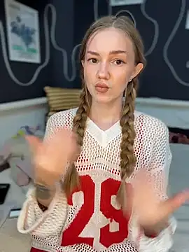 MilaMoone Chat XXX in diretta
