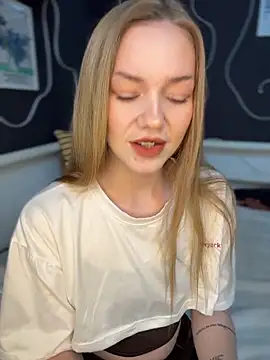 Chat XXX en directo de MilaMoone