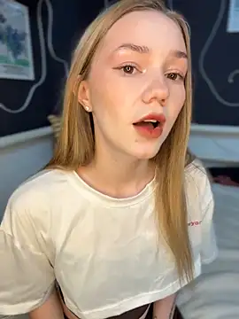 MilaMoone's Live XXX Chat