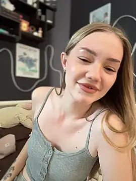 MilaMoone live XXX chat