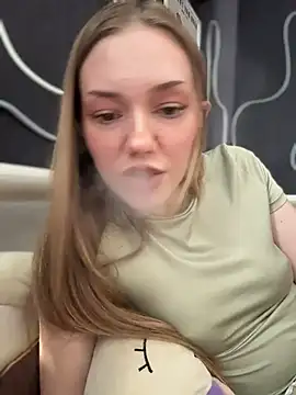 MilaMoone's Live XXX Chat