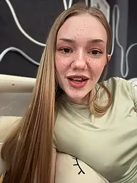 MilaMoone's Live XXX Chat