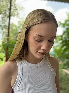 XXX chat uživo modela MilaMoone