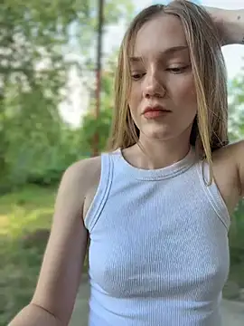MilaMoonen Live XXX chat