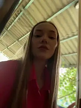 MilaMoone Chat XXX in diretta