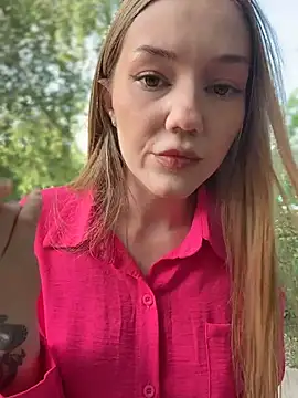 צ'אט XXX בשידור חי של MilaMoone