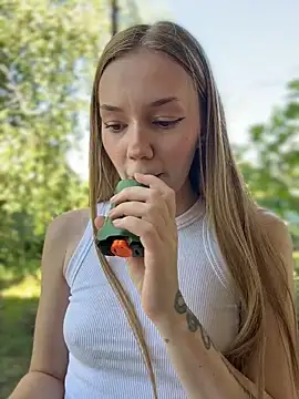 MilaMoone Webcam Show