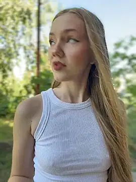 Živý XXX chat MilaMoone
