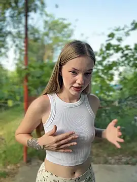 MilaMoone's Live XXX Chat