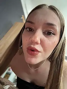 MilaMoonen Live XXX chat