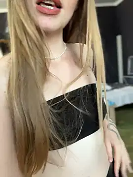 MilaMoone's Live XXX Chat