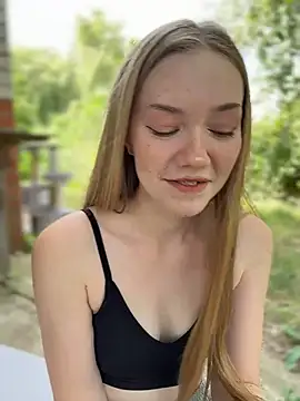 MilaMoone live XXX chat