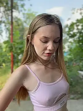 MilaMoone's Live XXX Chat