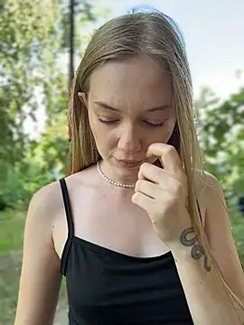 MilaMoone Webcamshow